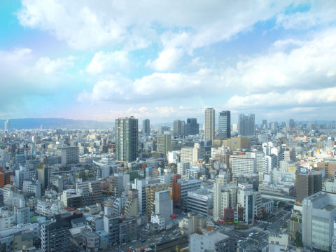 雲は多いものの青空も見られ