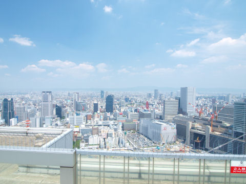 立ち入り禁止の看板が